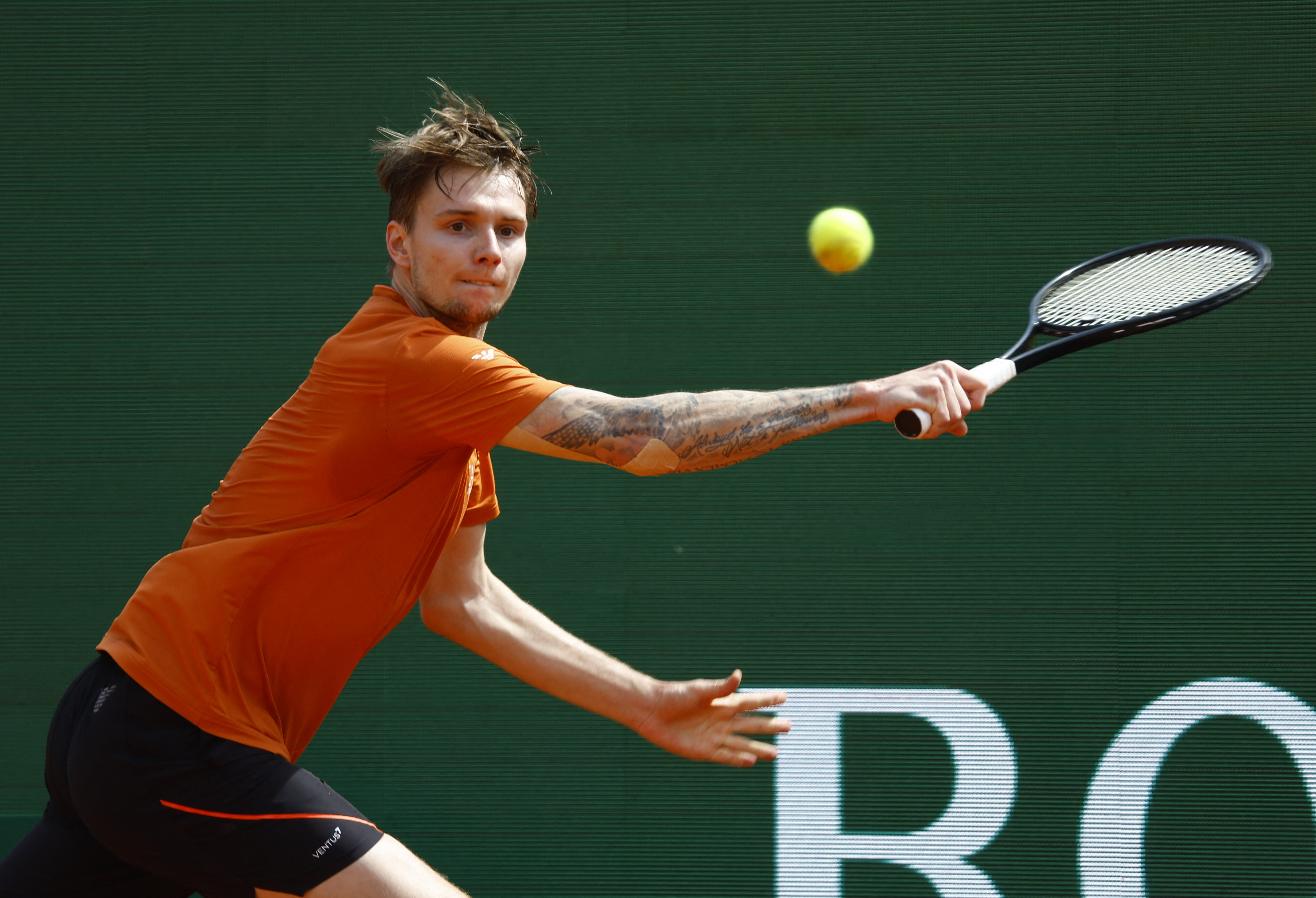 开云体育官网-蒙特卡洛大师赛鏖战温网，兹维列夫状态火热