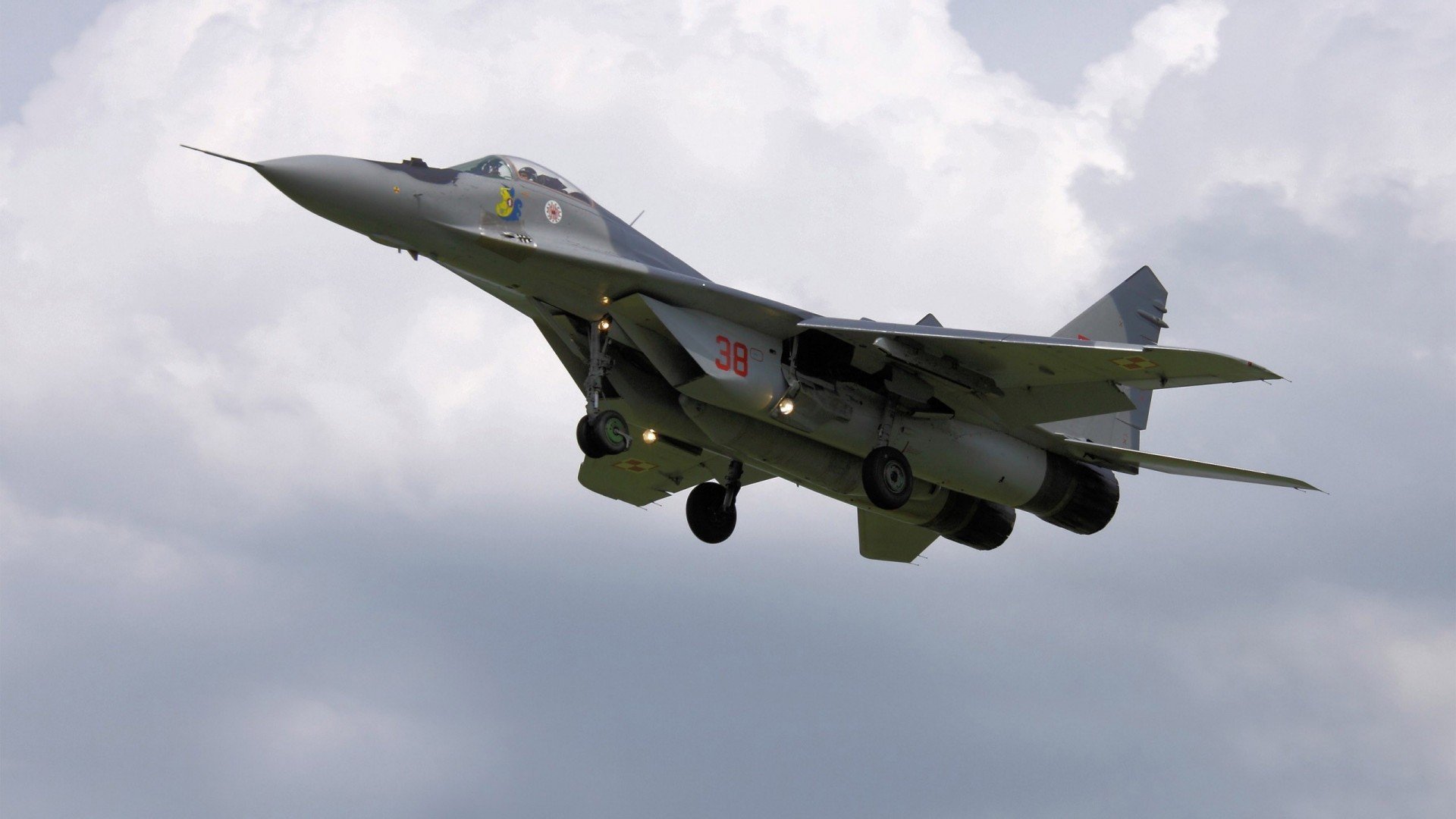 开云体育-冰与火的篮球双城记，当东契奇燃烧全场，费城用防守冻结东方