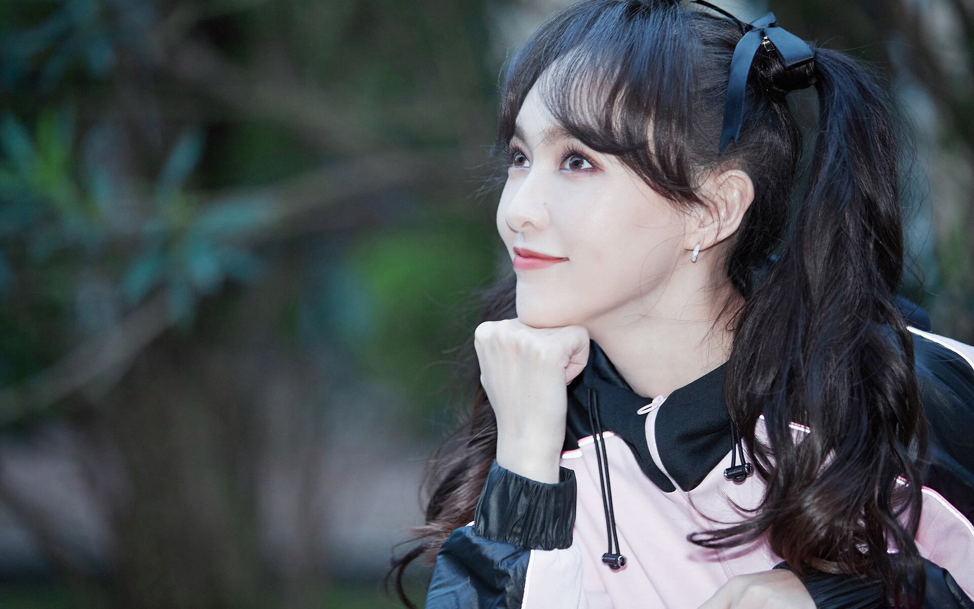 星光照耀不同赛场,从辽篮横扫到莫兰特接管,属于篮球的夜晚